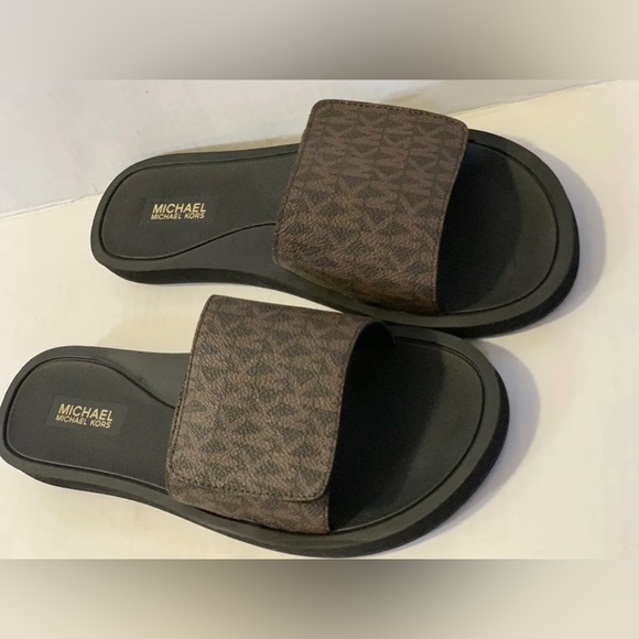 NWOT 🤎 MICHAEL KORS slides Womens Sandals Brown - Picture 2 of 11